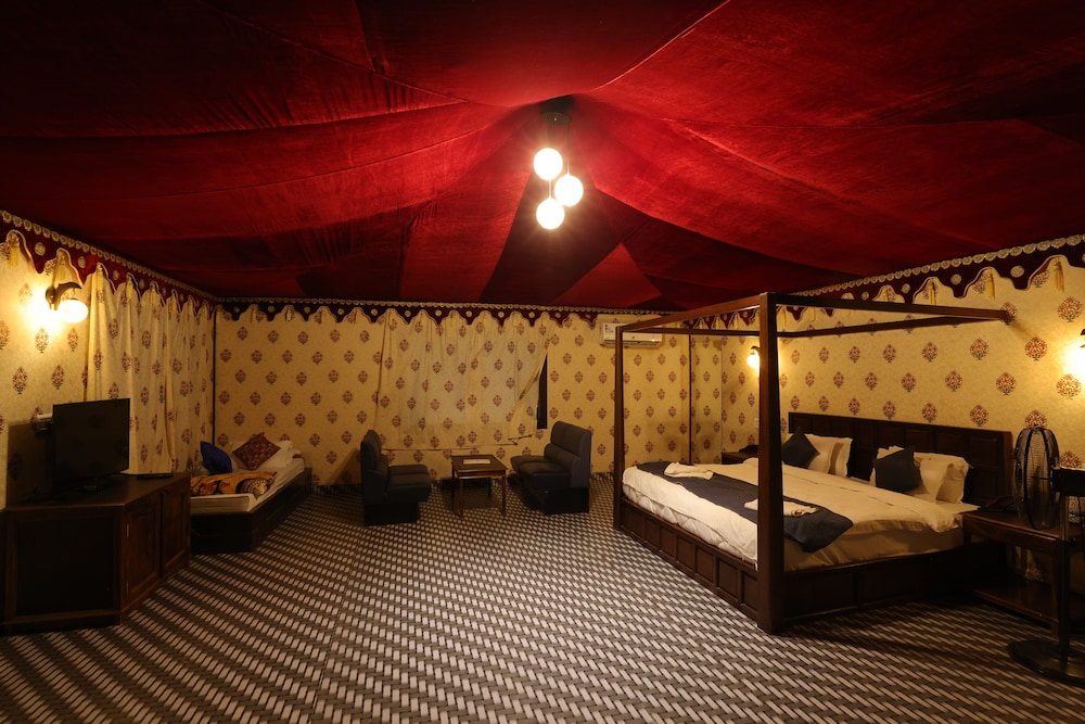 Exclusive Tent photo 1