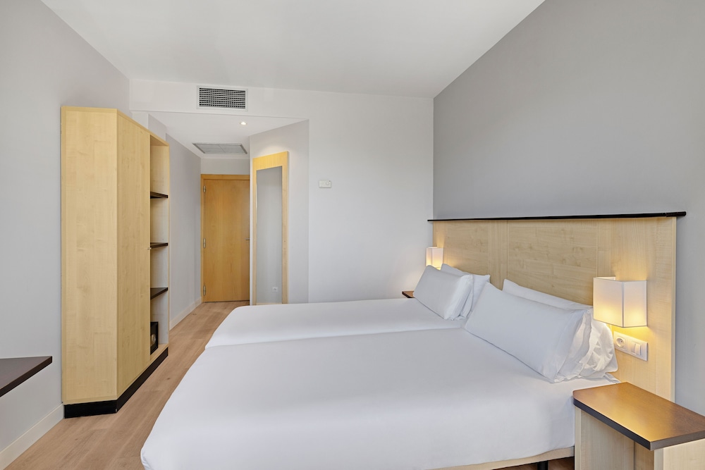 Twin Room - Photo 4