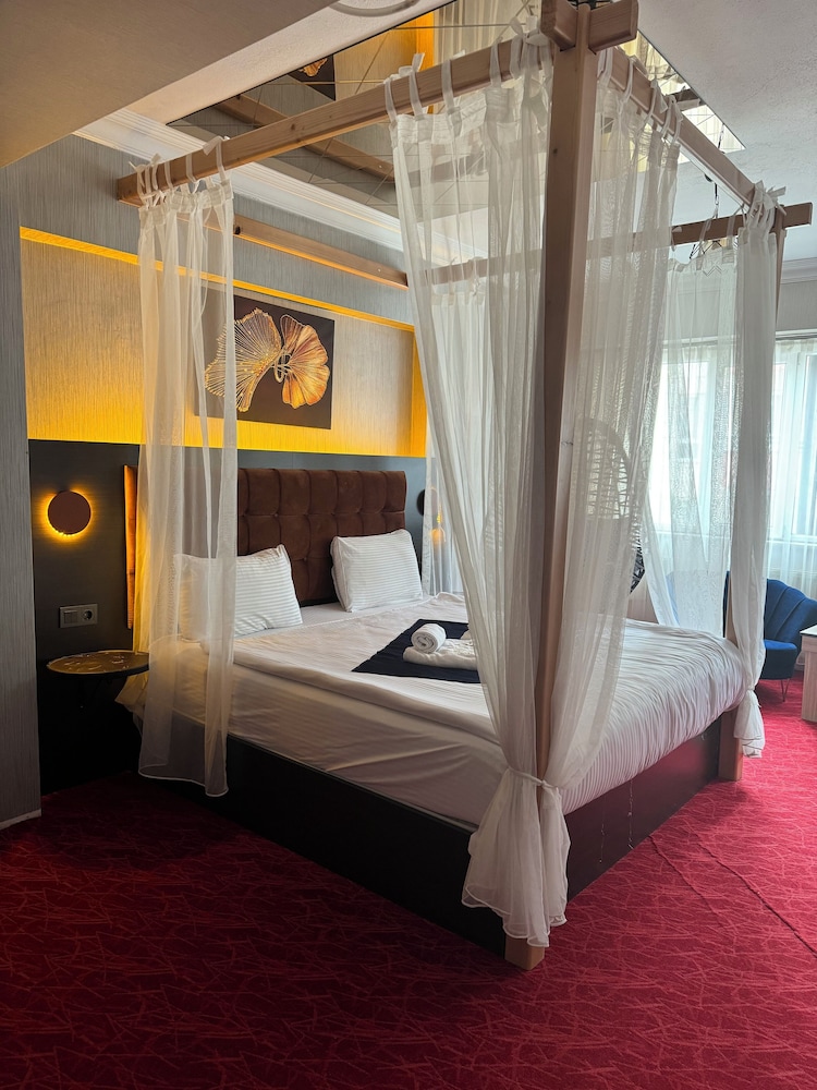Deluxe Room - Photo 23