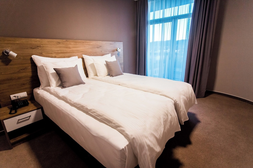 Double Room, 1 King Bed photo 1