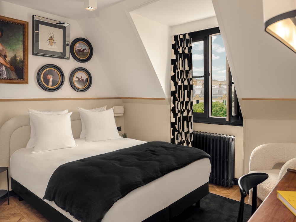 Cosy Room, Eiffel Tower View photo 1
