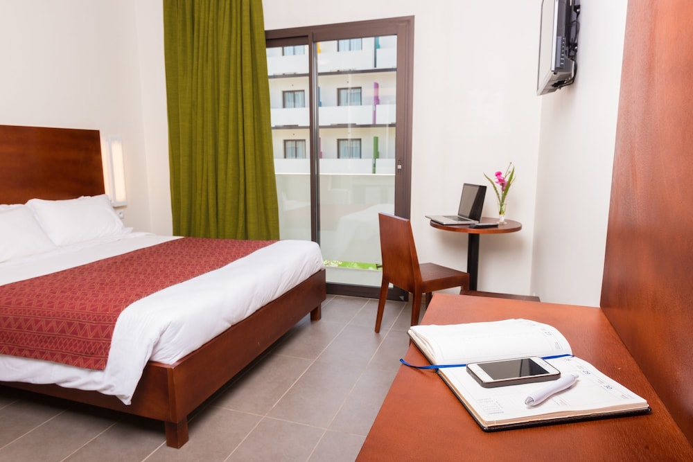 Standard Room, 1 Queen Bed