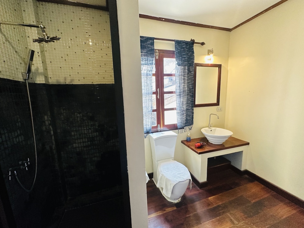 Deluxe Double Room - Photo 14