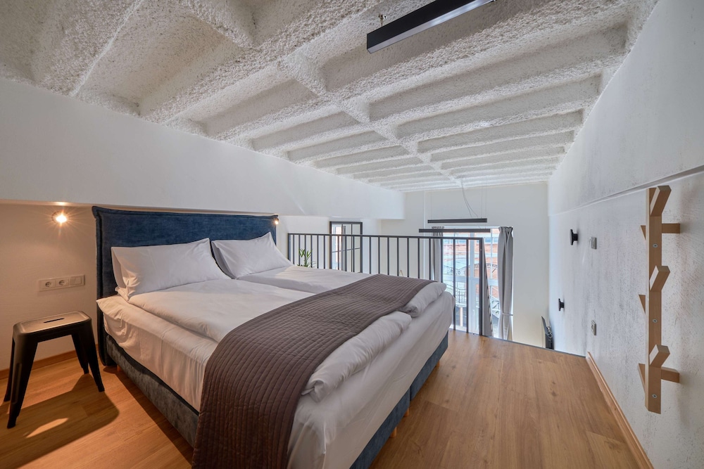 City Loft - Photo 5