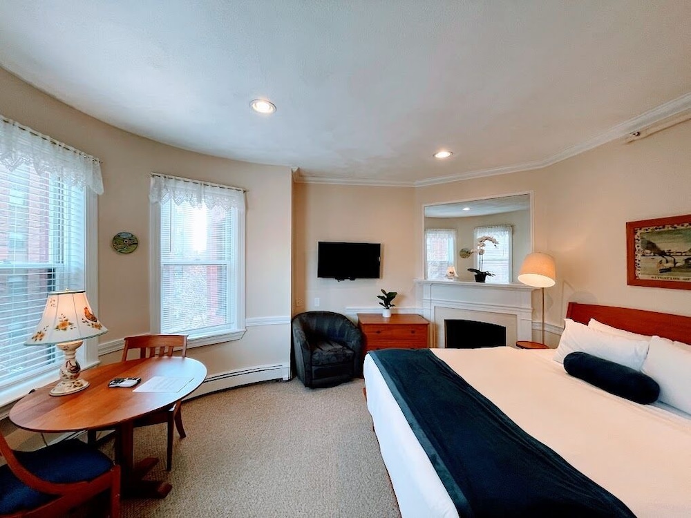 Deluxe Studio, 1 King Bed