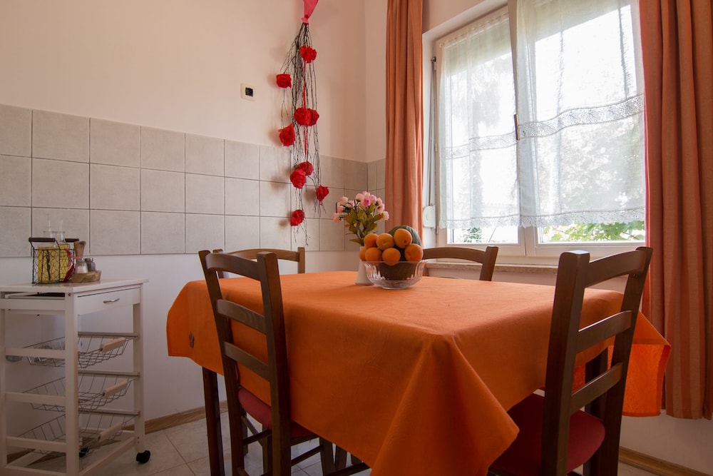 Apartment, 2 Bedrooms (354/820)