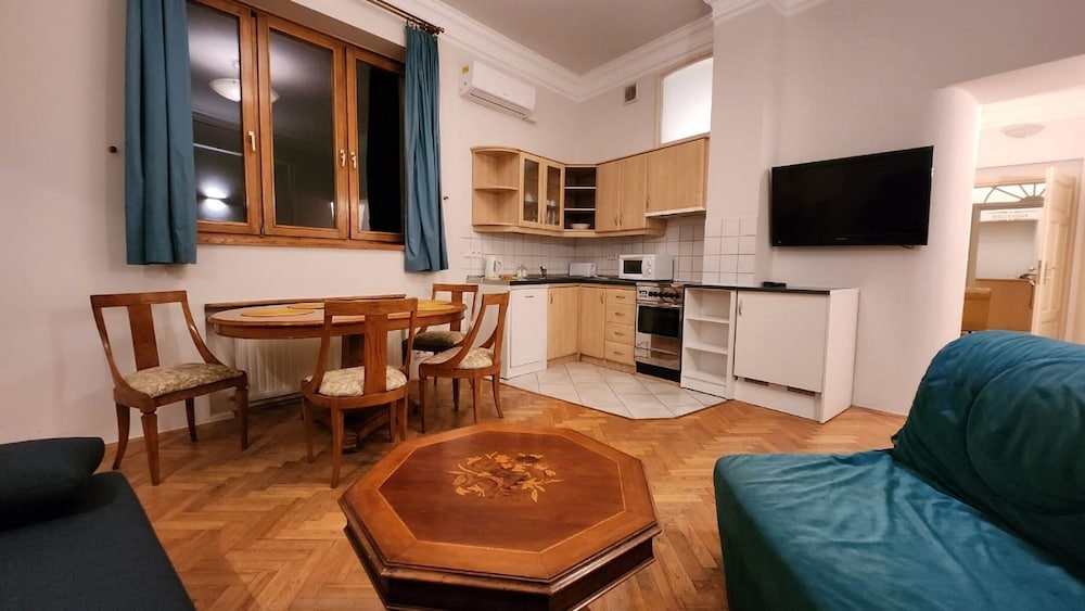 Family Apartment, Courtyard View