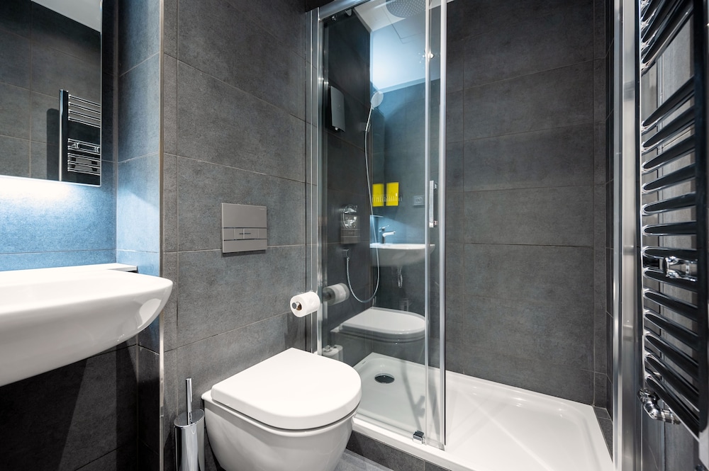 One Bedroom Apartment (Twin) - Photo 3