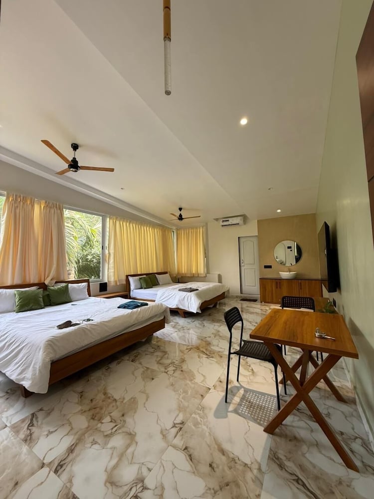 Deluxe Double Room, Garden View