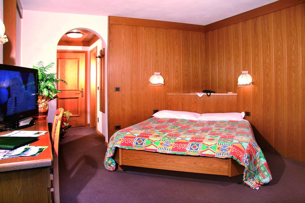 Classic Double or Twin Room