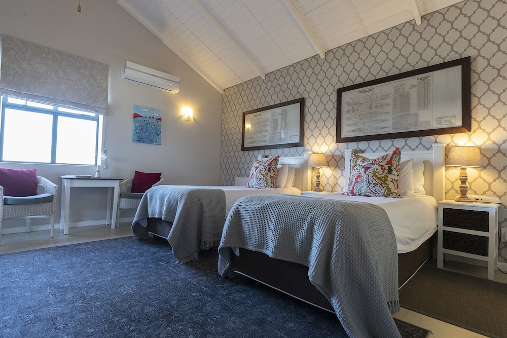 Room (Sail Room, Twin Beds) photo 2