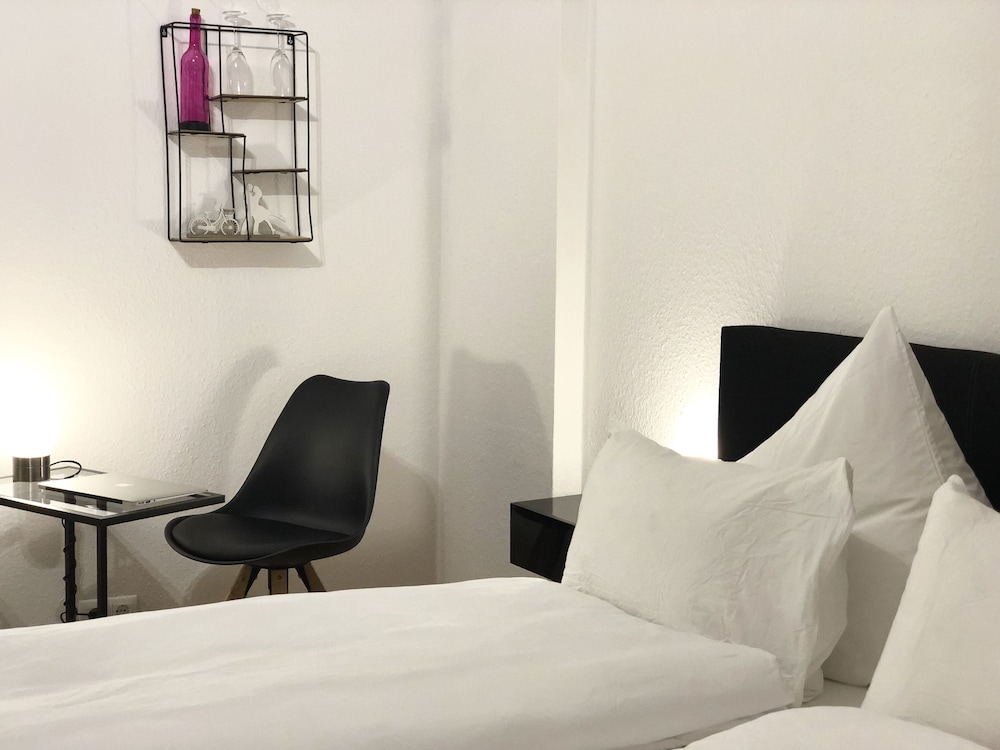 Standard Double Room, 1 King Bed, Non Smoking photo 1