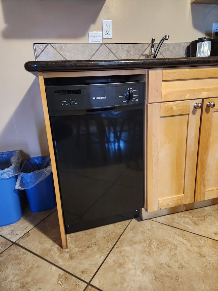 Standard Suite, Kitchen - Photo 17