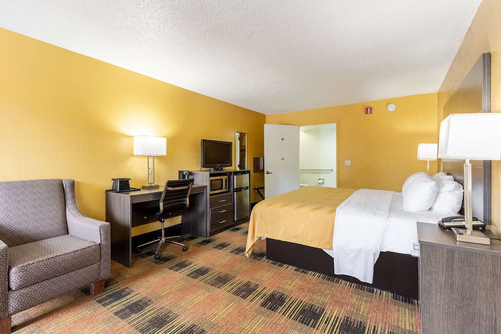 Room, 1 King Bed, Accessible, Non Smoking - Photo 2