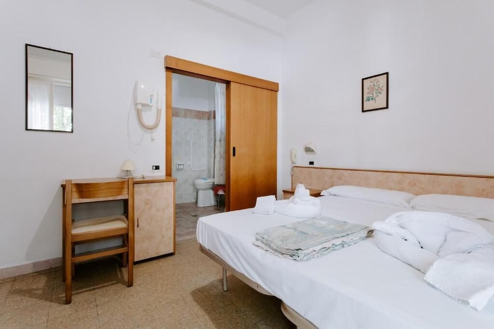 Classic Double Room photo 3