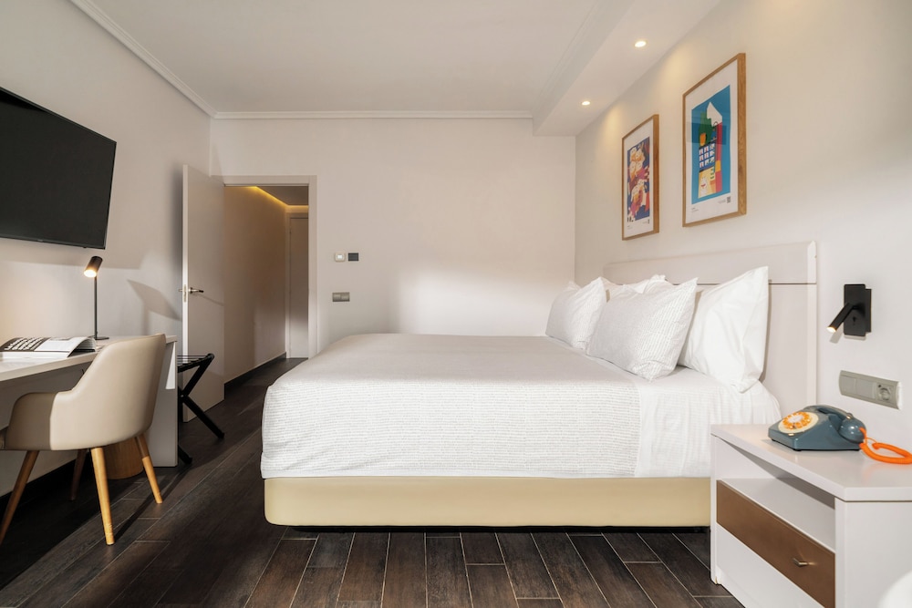 The Innside Connecting Room Harbour View (2+4)