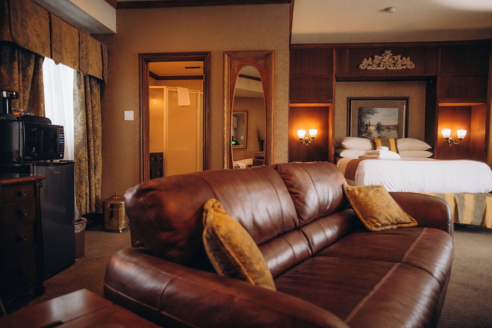 Superior Room, Jetted Tub