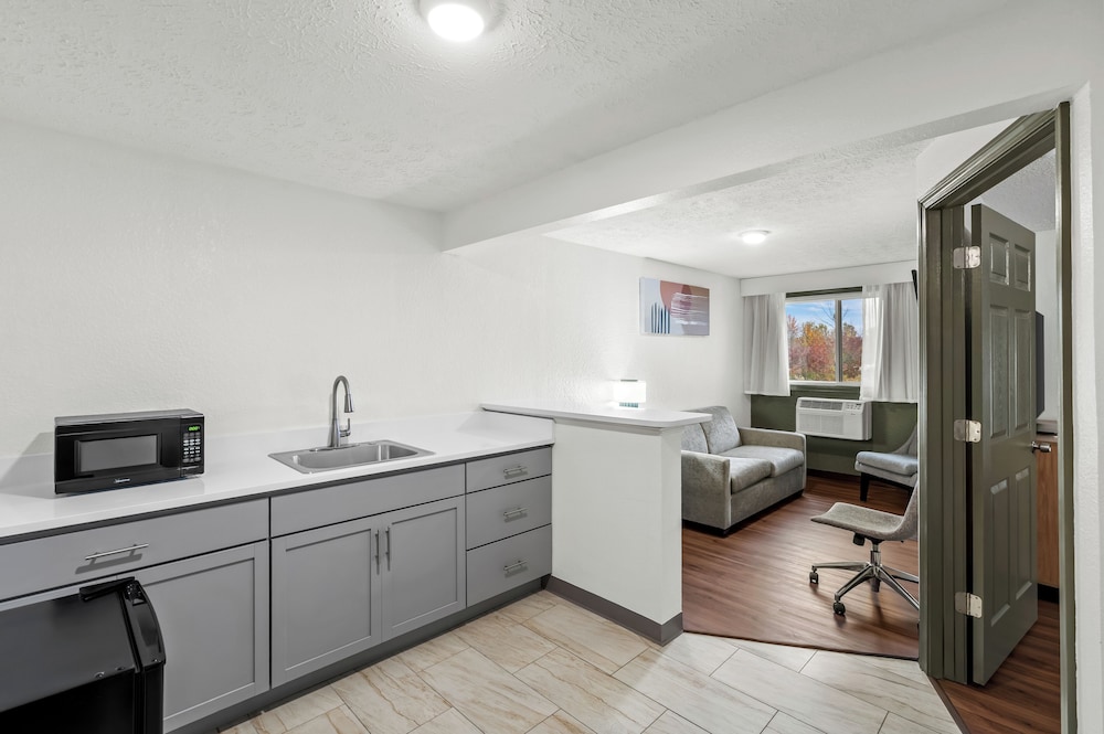 Suite, 2 Double Beds - Photo 1
