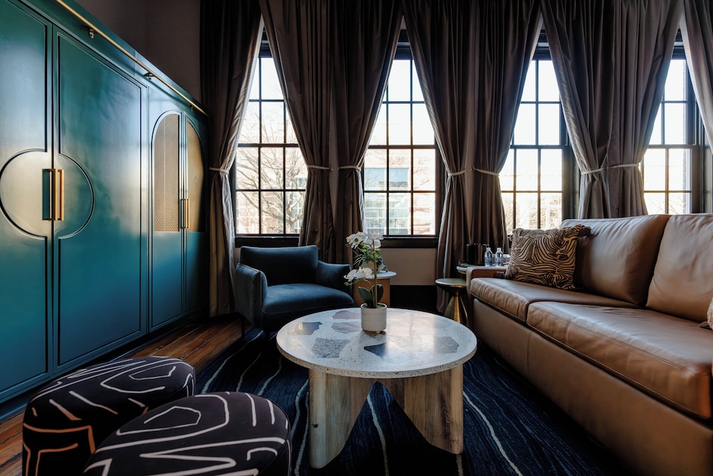 The Darling Suite photo 2