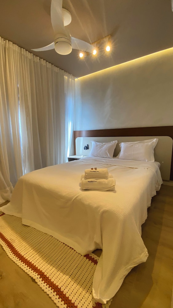 Deluxe Studio Suite, Balcony, Mountain View
