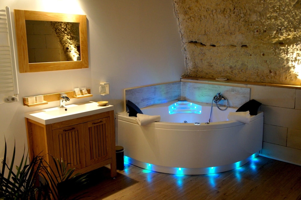 Superior Single Room, Ensuite, Garden View (Marquises) photo 2