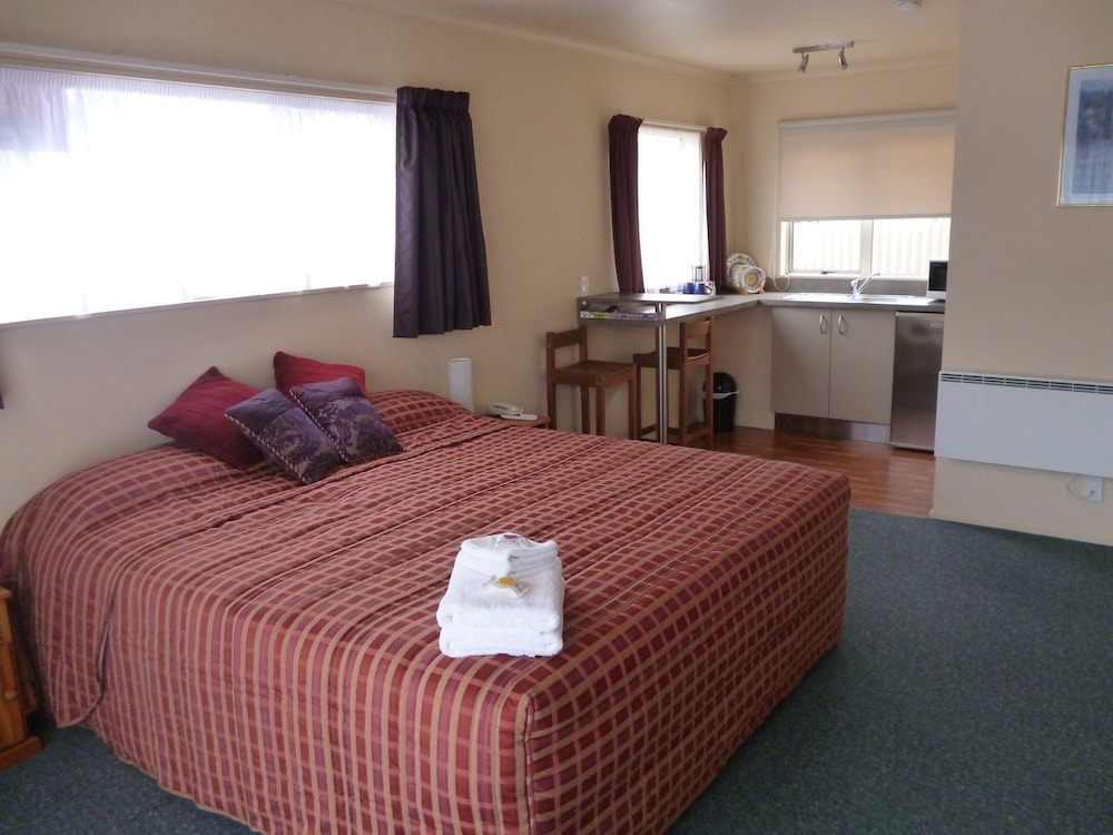 Standard Studio, Non Smoking, Kitchenette (Super King - Unit 1) photo 2