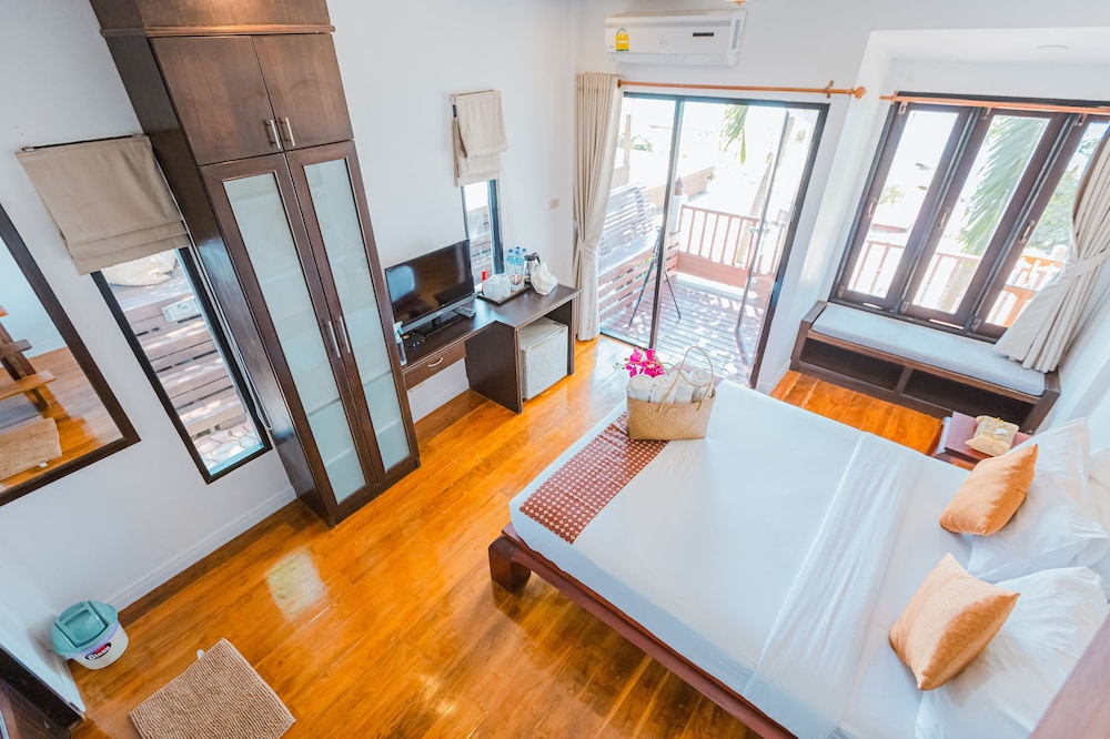 Family Sea View on 2 nd floor photo 3