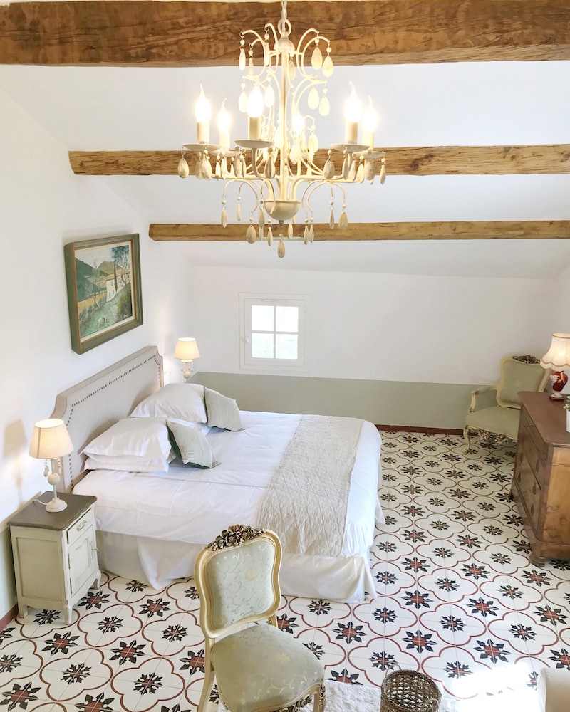 Signature Room, 1 King Bed photo 1