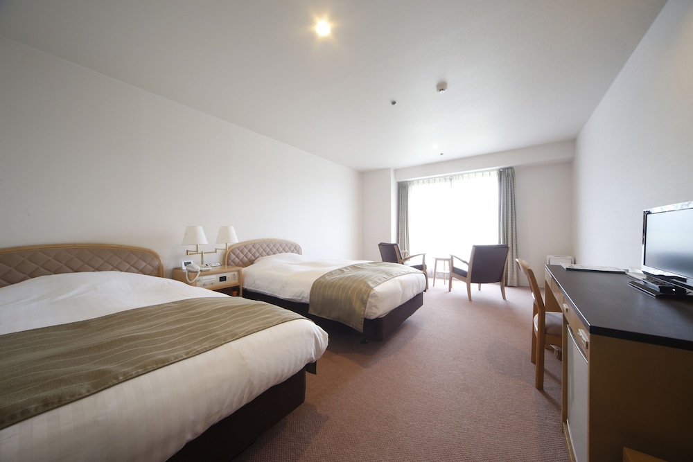 Twin Room, Non Smoking, Mountain View - Photo 3
