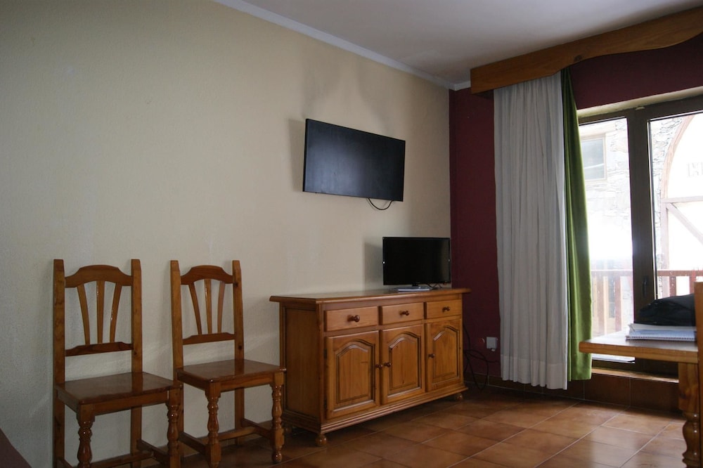 Standard Duplex, Multiple Beds, Mountain View