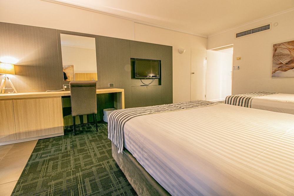 Ocean Side Twin Room - Photo 5