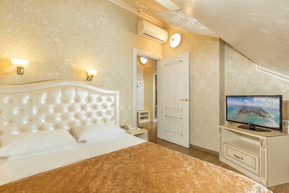 Suite, Balcony photo 1