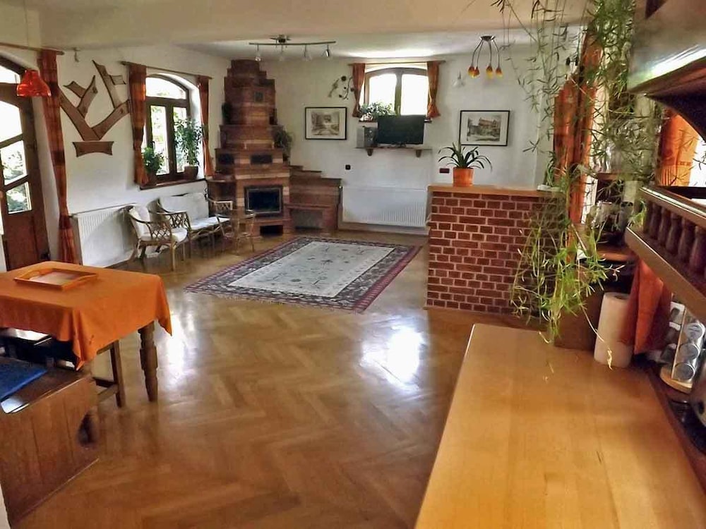 Design Villa, Multiple Beds, Non Smoking, Mountain View photo 2