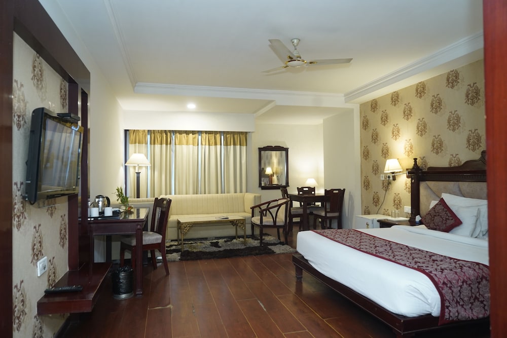 Executive Double Room, City View photo 3