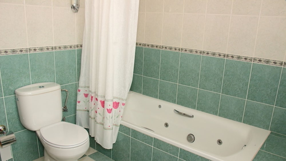 Suite, Jetted Tub - Photo 5