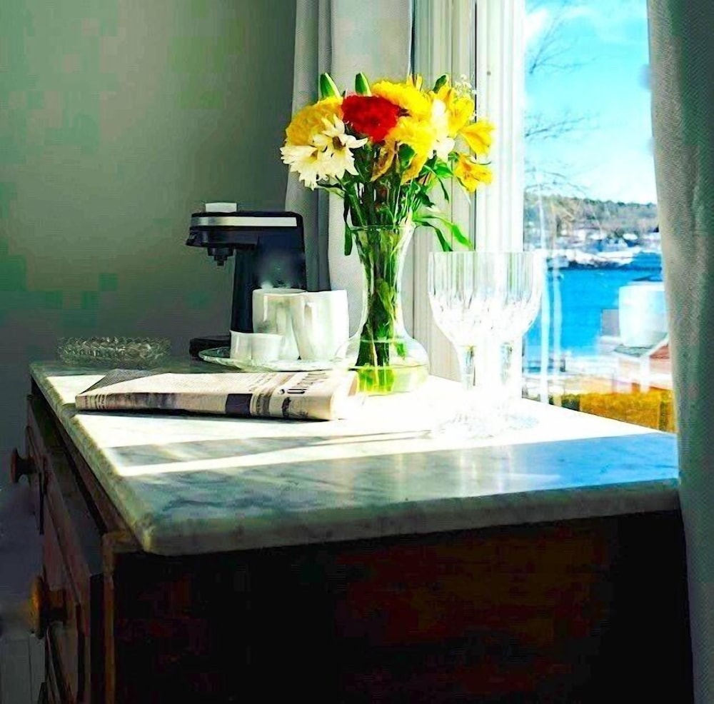Stephen Taber Room photo 2