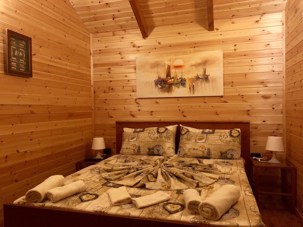 Basic House, Multiple Beds, Non Smoking, Lake View photo 1