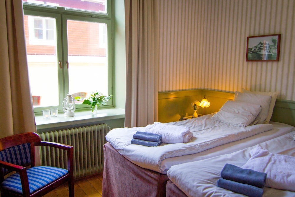 Petite Double Room
