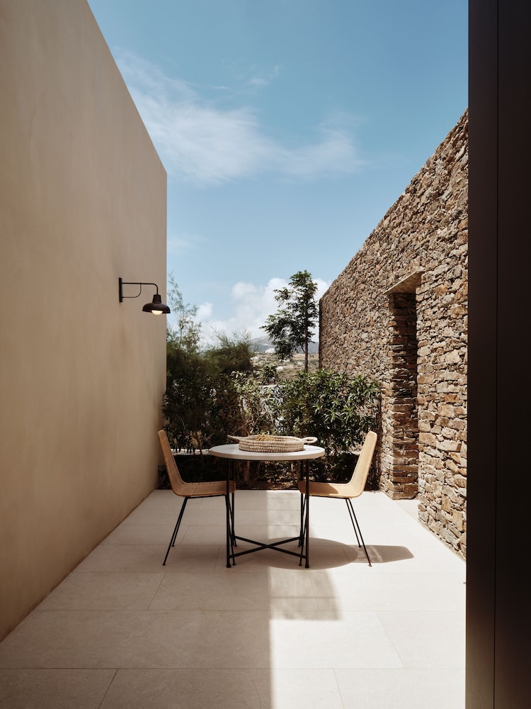 FAROS Superior room with Garden view & plunge pool photo 3