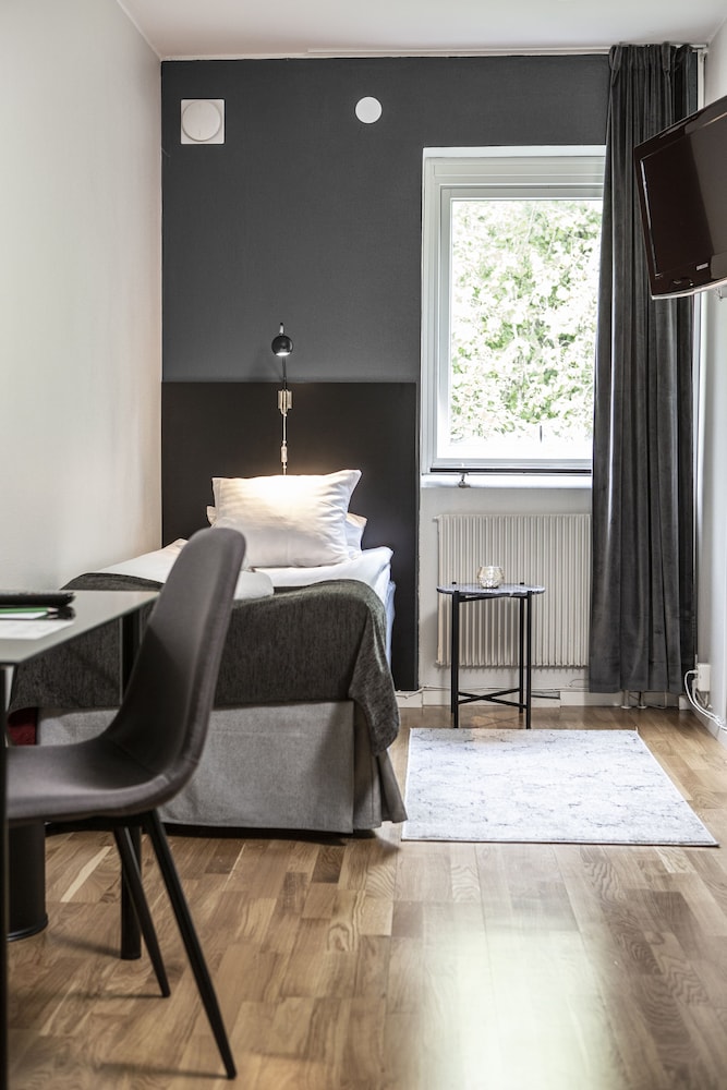 Economy Single Room