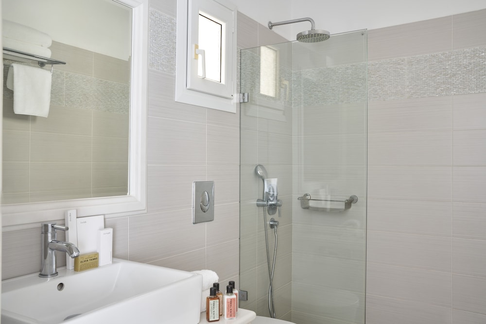 Standard Room, Sea View - Photo 10
