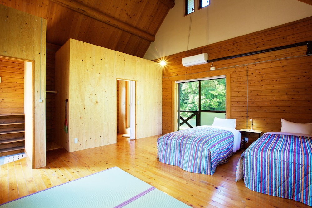 Lodge, Twin Room with river view photo 2