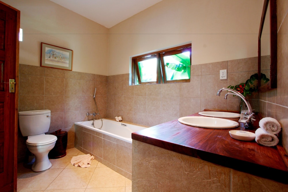 Suite, 3 Twin Beds (Courtyard Triple, Airport transfers)