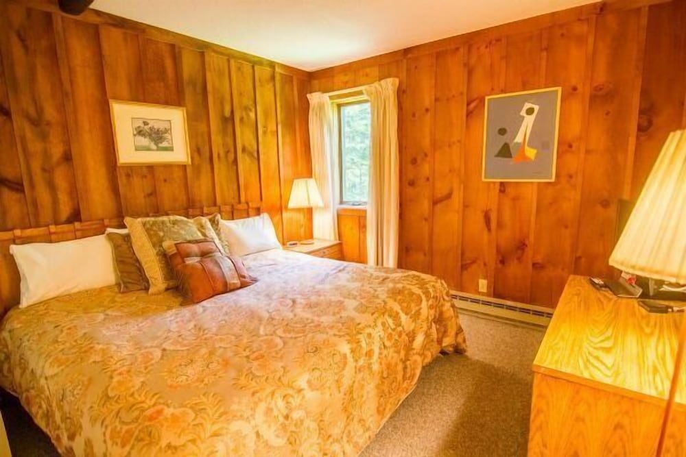 Condo, Multiple Beds (Whiffletree D3) photo 1