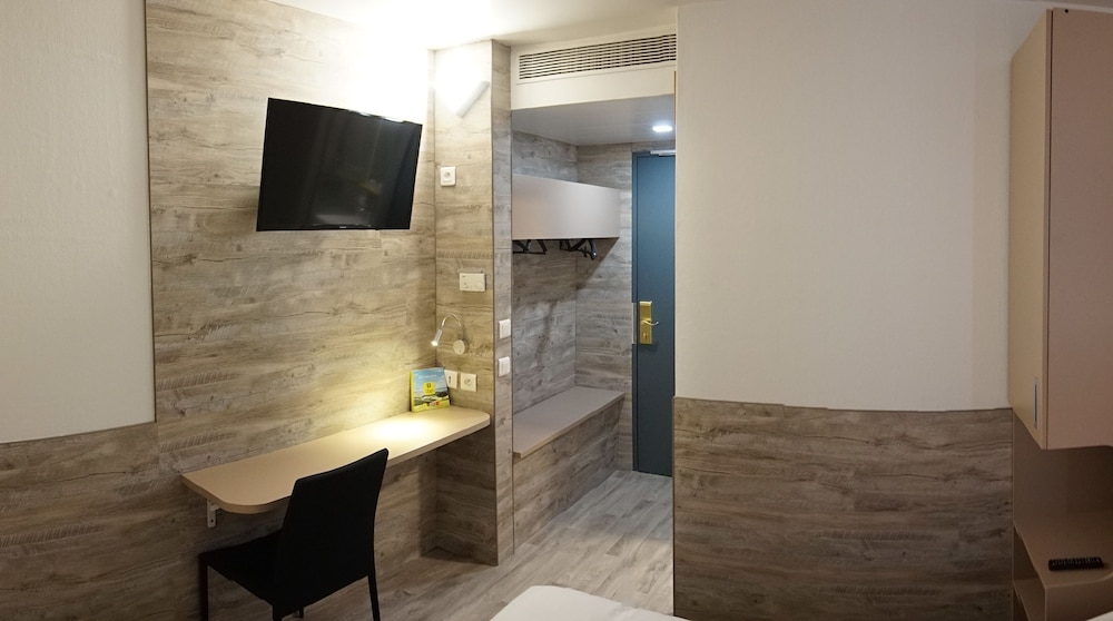 Double Room - Photo 2