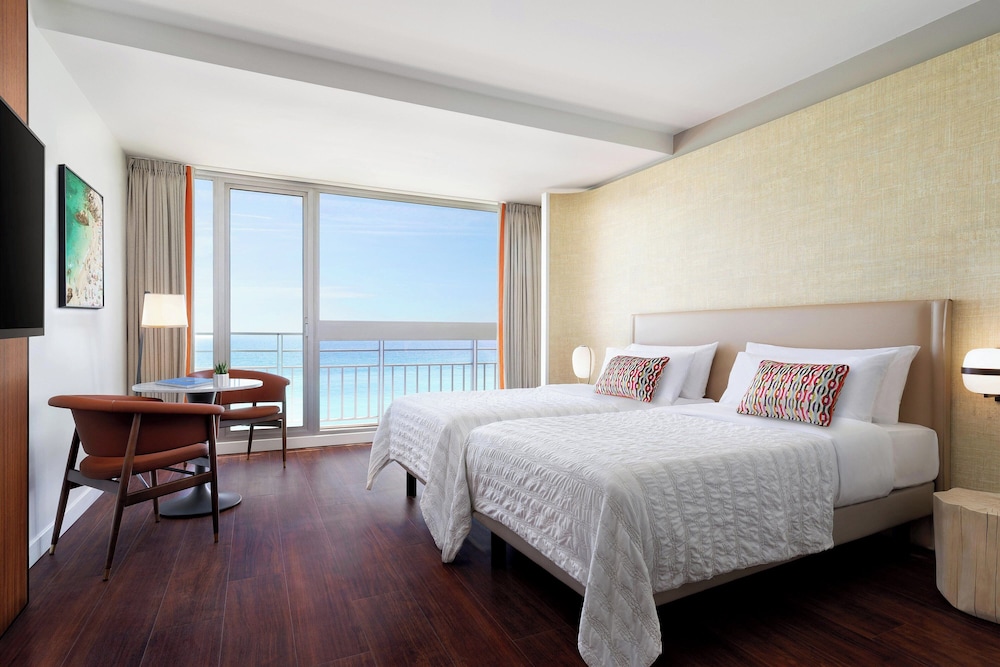 Deluxe Room, 2 Twin Beds, Garden View - Photo 6