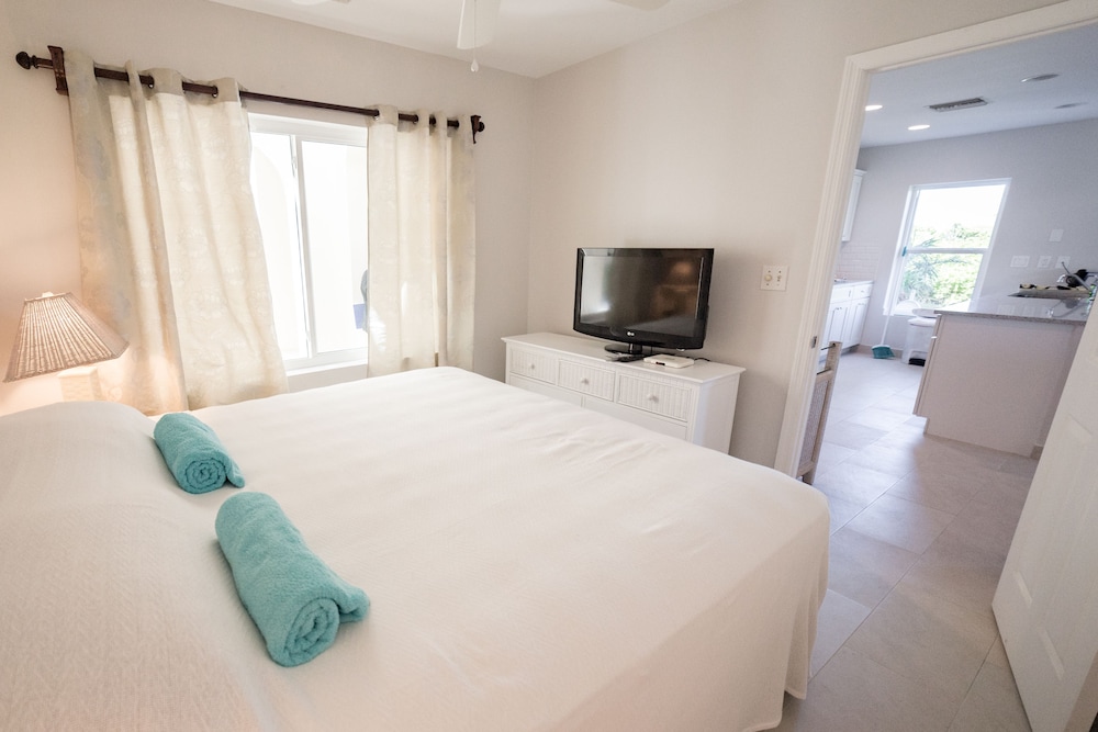 Condo, 1 Bedroom, Ground Floor photo 2