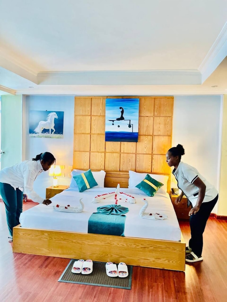 Deluxe Room, City View