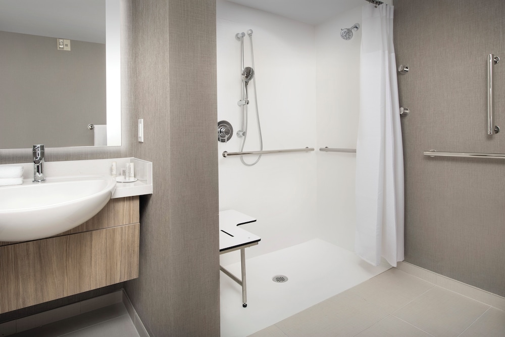 Suite, 2 Queen Beds (Hearing Accessible) - Photo 1