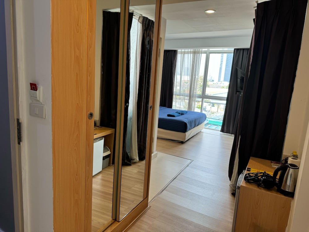 Club Double Room, Non Smoking, City View photo 1
